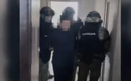 Белгілі қазақстандық актер есірткі тасымалдады деген күдікпен ұсталды (видео)