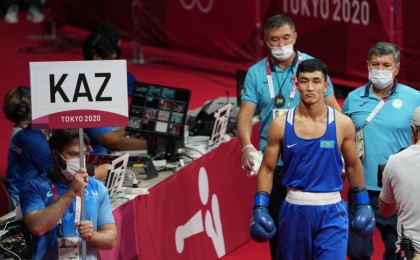 Әбілхан Аманқұл өзбек боксшысын нокдаунға түсіріп, ширек финалға шықты