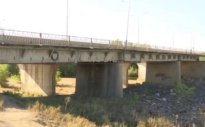 Ақтөбеде көпір астынан 19 жастағы студенттің асылып тұрған денесі табылды