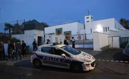 法国一清真寺附近发生枪击案 已致2人受伤