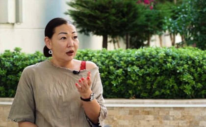 Екі рет тұрмыста болған Алуа Қонарова бала асырап алу туралы жоспарымен бөлісті