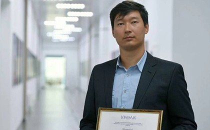 Сағынтаевпен бірге кортежде отырған кезде оқ тиіп, жарақат алған телеарна операторы президент грантын иеленді