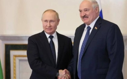 "Сақадай сай отыруымыз қажет": Лукашенко Путинді ядролық қару қолдануға дайын болуға шақырды