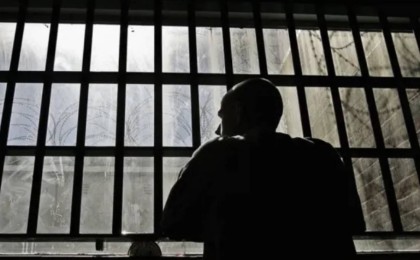 Түркістан облысында түрме офицерін үш бастығы ұрып-соққан