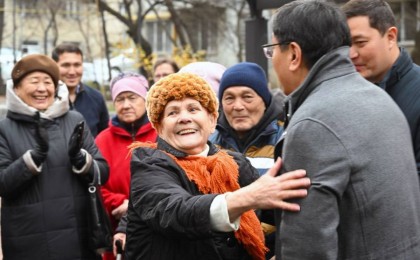Алматыдағы жаңа заманауи жоба: тұрғындар жаяу жүргіншілер аймағын қалай жүзеге асырды