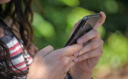 "SMS-ке ия деп жауап бересіз": кімдер өтініш бермесе де 42 500 теңге алады