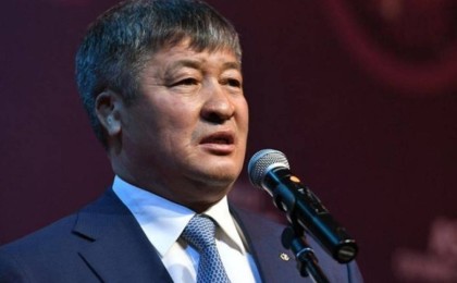 "Бұл отбасыма жасалған ақпараттық шабуыл" - Тұрлыханов баласына қатысты жанжалдың толық видеосын жариялады (видео)