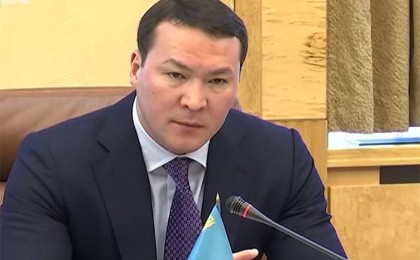 Самат Әбіш тергеліп жатыр