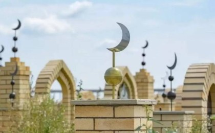 "Кесіп, сынықтарды сатқан". Зират тонаған қос қостанайлыққа үкім шықты