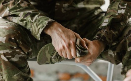 Алматыда курсант сабақ кезінде оқ атып, серігін жаралады