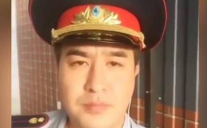 "Бәріміз өлеміз" деген әнші Кенталды полиция ұстап әкетті – видео