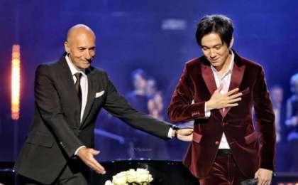 迪玛希在伊戈尔·克鲁托伊纽约庆典晚会上献唱