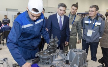 Олжас Бектенов WorldSkills Kazakhstan кәсіби-техникалық дағдылар чемпионатының қатысушыларымен кездесті