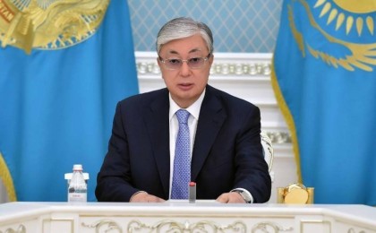 Тоқаев: Халықты әртүрлі тәсілмен вакцинаның тиімді екеніне сендіруіміз керек