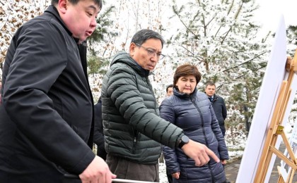 Ерболат Досаев жұмыс сапары барысында Жетісу ауданында сумен жабдықтау және су бұру желілері құрылысының барысымен танысты