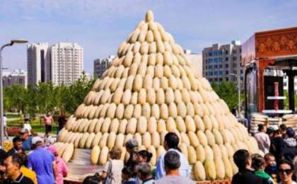 «Тәртіп бұзғандар жазаланады»: Астана әкімі жәрмеңкедегі видеоға қатысты пікір білдірді