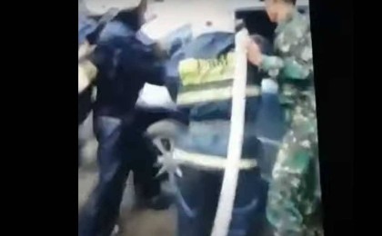 Ақтөбелік тұрғын  көлігінің ішіне бензин шашып өзін өртемек болды