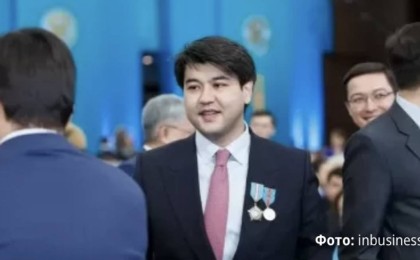 Қуандық Бишімбаев өз балаларының тегін ауыстыруына рұқсат берді