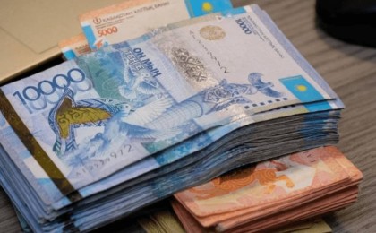 Талдықорғанда жатақхана коменданты студенттердің атына 24 млн теңге несие рәсімдеген