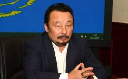 Светқали Нұржан: Оқушыға хиджап киюге рұқсат беру – құбыжық саясатты мойындаумен тең