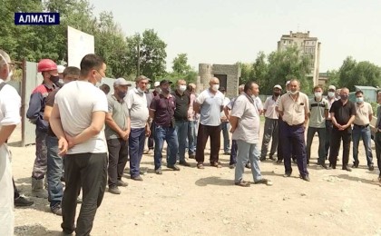 "Тышқан қаптап, көгеріп кеткен жерде тамақ ішеміз": Алматыда метро құрлысшылары бас көтерді