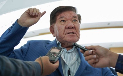 Белгілі ақын Мұхтар Шаханов өкпесі қабынып, ауруханаға түсті