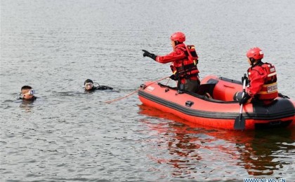 Қытайда автобус көлге құлап, 21 адам өлді (ВИДЕО)