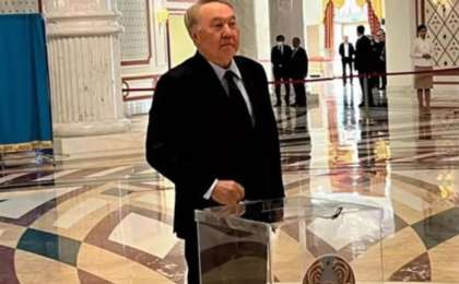 Назарбаев референдумда дауыс берді