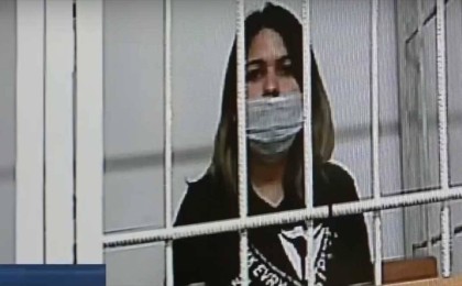 "Бүлдіршіннің бассүйегі, тістері сынған": Петропавлда өз қызын ұрып өлтірген анаға қатысты сот үкімі шықты