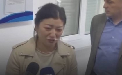 «Үш бала тәрбиелеп отырмыз»: Хасан Қасымбаевтың әйелі көз жасына ерік берді (ВИДЕО)