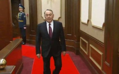 Си Цзиньпин мен Зеленский Назарбаевты мерейтойымен құттықтады