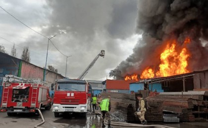 Алматыдағы барахолка өртеніп жатыр