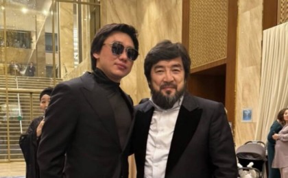 Бекболат Тілеуханмен бірге көзге түскен Қайрат Нұртас елдің сынына қалды