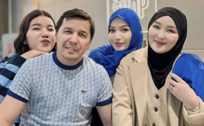 “Құтылу үшін тұрмысқа берді” - Абай Бегейдің әйелі елдің ащы сынына жауап берді