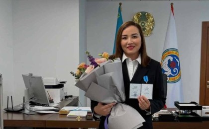Нүкенованың адвокаты Жанна Оразбақова марапатталды