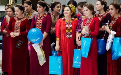 Түрікменстанда әйелдерге қатысты ең қатал ауызша заңдар неге қабылданды: себебі, салдары, жаза