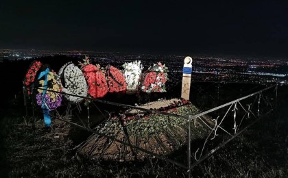 Жалпы зиратқа жатпайтын ол кім: Алматылықтар Құлыбаевтың анасы жерленген жерге наразы