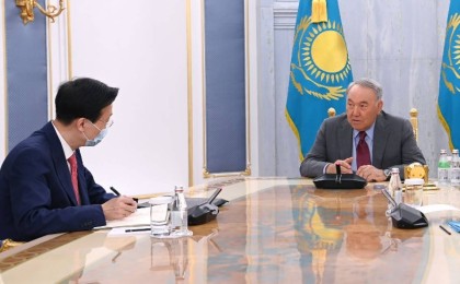 Назарбаев Қытай елшісін қабылдап, Сиге сәлем айтты