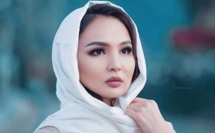 Үйілген қоқыстың үстінде суретке түскен Қайрат Нұртастың әйелі өзекті мәселені қозғады