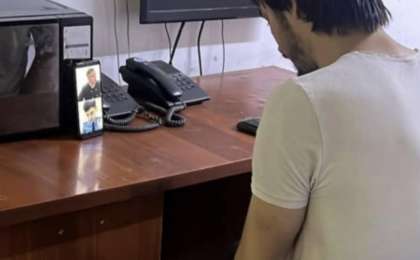 Сауда орталығында кішкентай қызды тепкен шетелдік азамат 2 айға қамалды