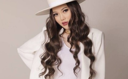 Ерке Есмахан тағы бір жас жігітпен көзге түсті (фото)