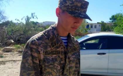 «Ешкімді танымайды»: әскерге шақыртылған жігіт бір апта өтпей жатып есінен адасты