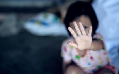 Қарғалыда көршісі кішкентай қыздың аузы мен қолын байлап, иесіз үйге апарып ұрған