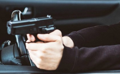 Алматы облысында жоғары лауазымды полицейдің көлігіне оқ атылды