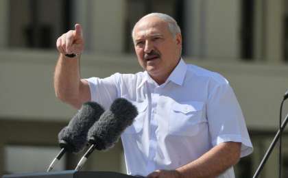 Лукашенко: Ресей НАТО-ның кеңеюімен жалғыз күреспеуі керек