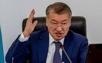 Даниал Ахметов журналистерді сотқа беремін деп сес көрсетті