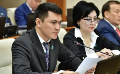 “Ай өткен сайын төрт аяқты адамдар қатары көбейіп келеді” - Дәулет Мұқаев