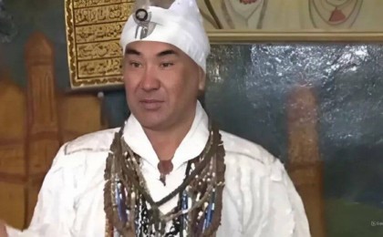 Асырауындағы 6 балаға ит-мысықтың етін жегізіп, азаптаған «емші» қамауда отыр