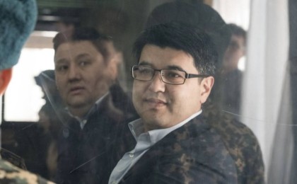 “Бишімбаевтың бұл қылмысына мен жалғыз куәгермін” - Алаяқтық жасады деп айыпталған адам сотта күтпеген мәлімдеме жасады