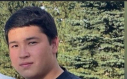 Соққыға жығылған заңгерлердің ісі: депутат Тұрлыхановтың ұлы әскери бөлімнен қашып кетті 